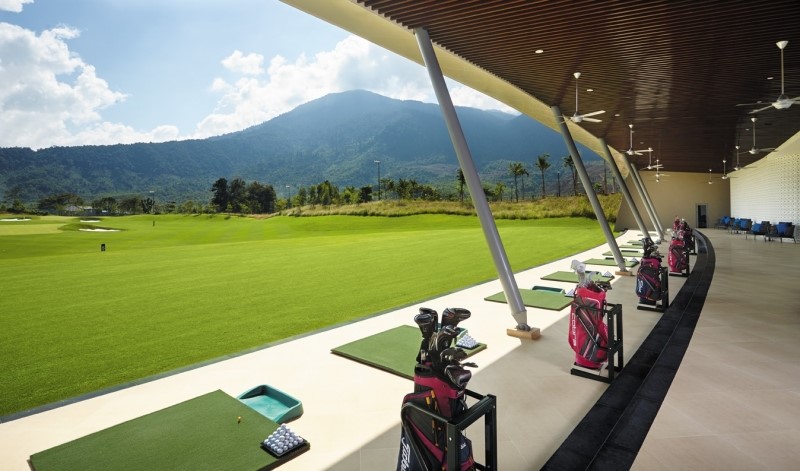 Sân golf được trang bị cơ sở vật chất – thiết bị hiện đại