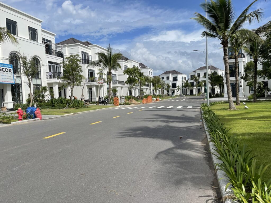 Khu biệt thự liền kề sang trọng, hiện đại