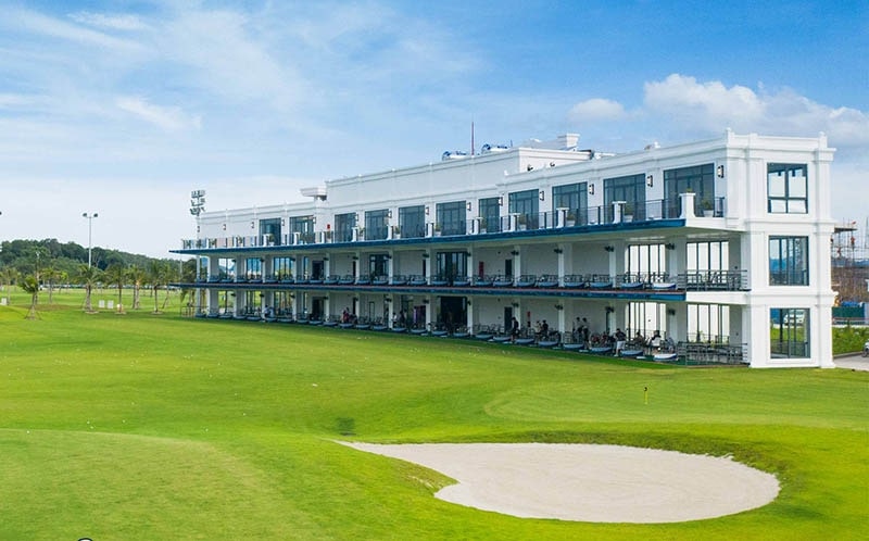 Khu nhà tập golf rộng lớn tại golf Tuần Châu Quảng Ninh