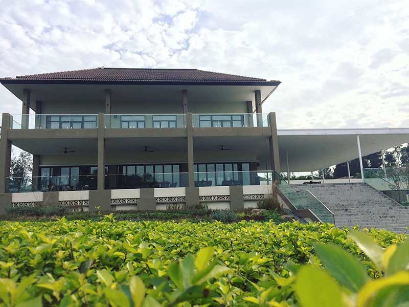 Nhà câu lạc bộ hiện đại, đầy đủ tiện nghi phục vụ người chơi