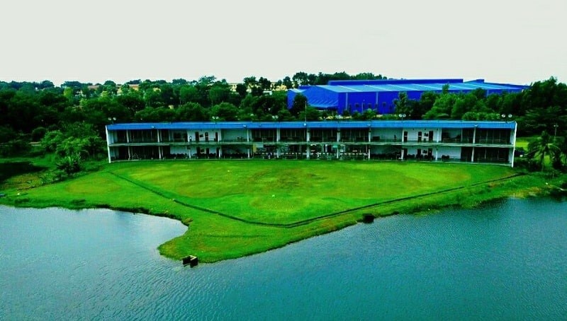 Sân tập golf Kỳ Hòa được xây dựng với hai tầng và tổng cộng 75 thảm tập