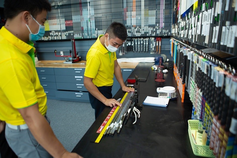 Phòng chỉnh gậy riêng giúp golfer lựa chọn được loại gậy phù hợp