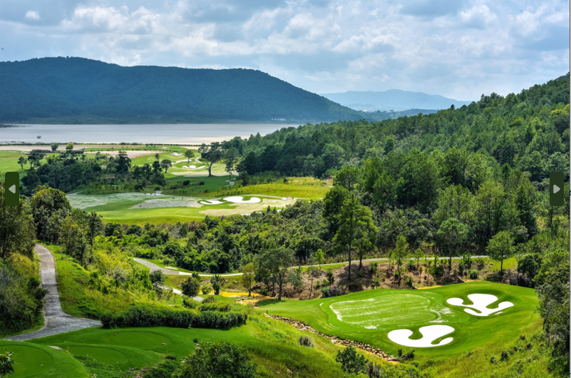 Không gian rộng lớn cùng địa hình nhấp nhô tự nhiên của golf Đà Lạt 1200