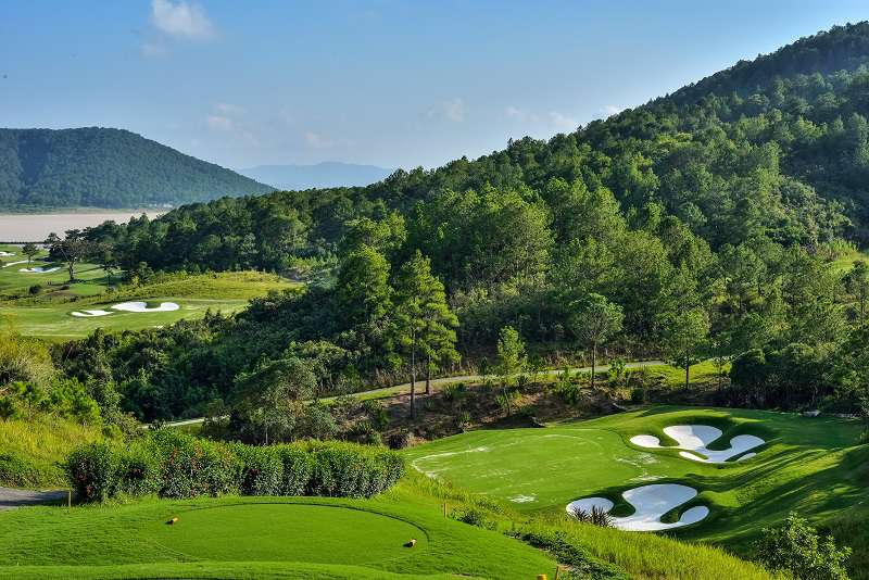Đặc điểm, dịch vụ, giá vé của sân golf Đà Lạt 1200
