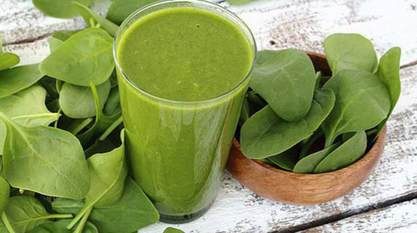 Nước ép thanh lọc cơ thể từ rau bó xôi