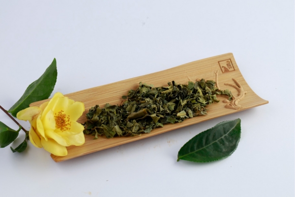 Lá trà hoa vàng có thể pha trà như các loại trà khác