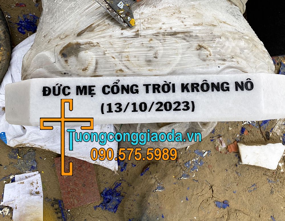 Khắc chữ Tượng Đức Mẹ Ban Ơn Đá Cẩm Thạch Nguyên Khối Đẹp Cao 2m Hoàn Thiện.