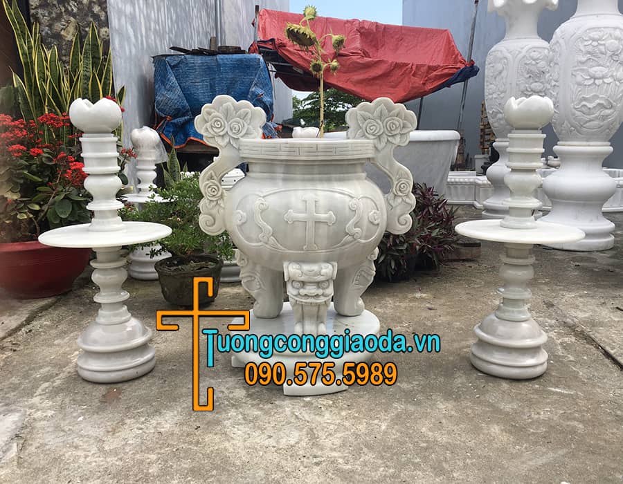 Lư Hương Công Giáo Đá Nhỏ Để Ngoài Trời