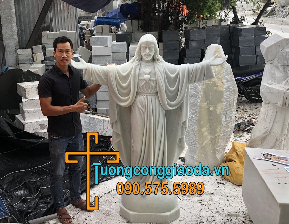 Tượng chúa giesu kitô vua bằng đá đẹp