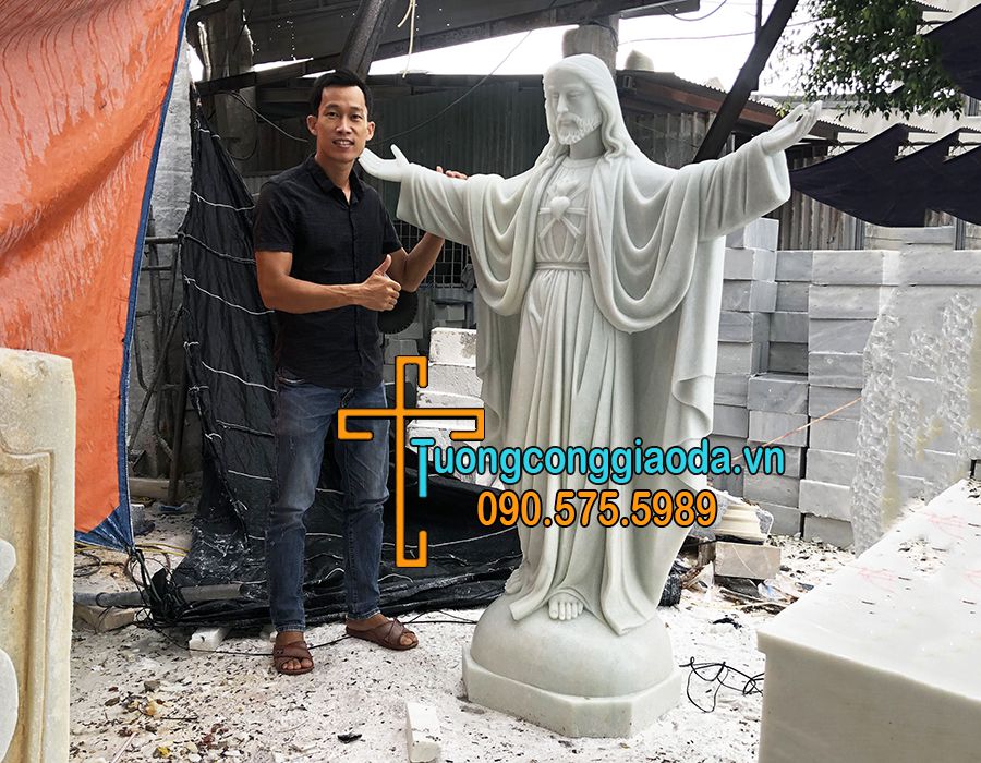 Tượng chua kito vua đá cẩm thạch nguyên khối