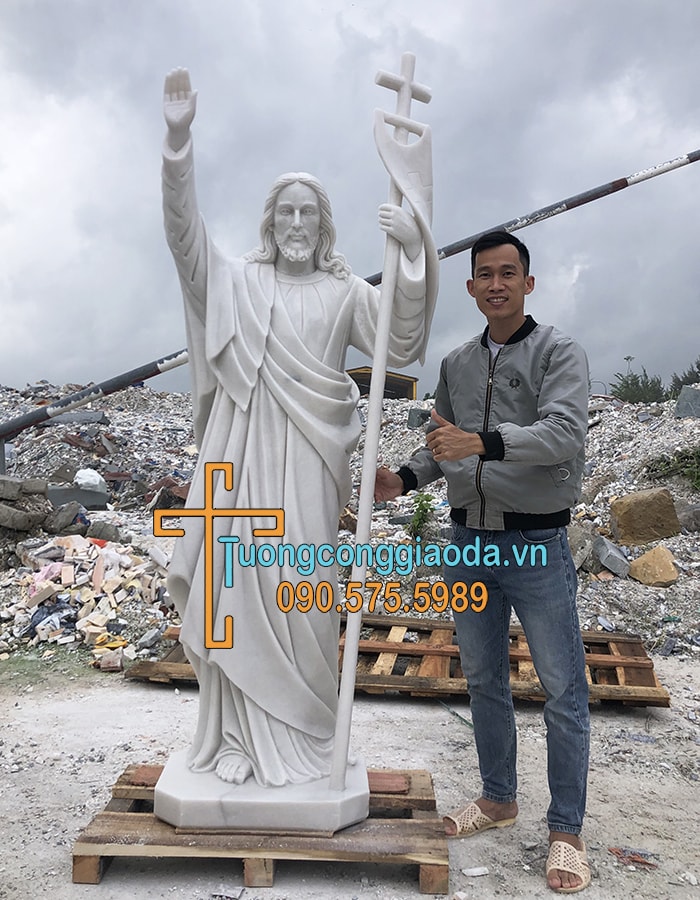 Tượng chúa phục sinh đá trắng non nước cao 2m2