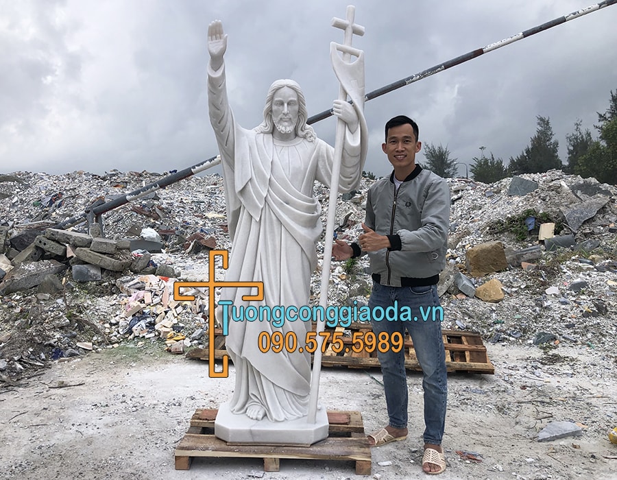 Tượng Chúa Phục Sinh Đá Trắng Non Nước Cao 2m2