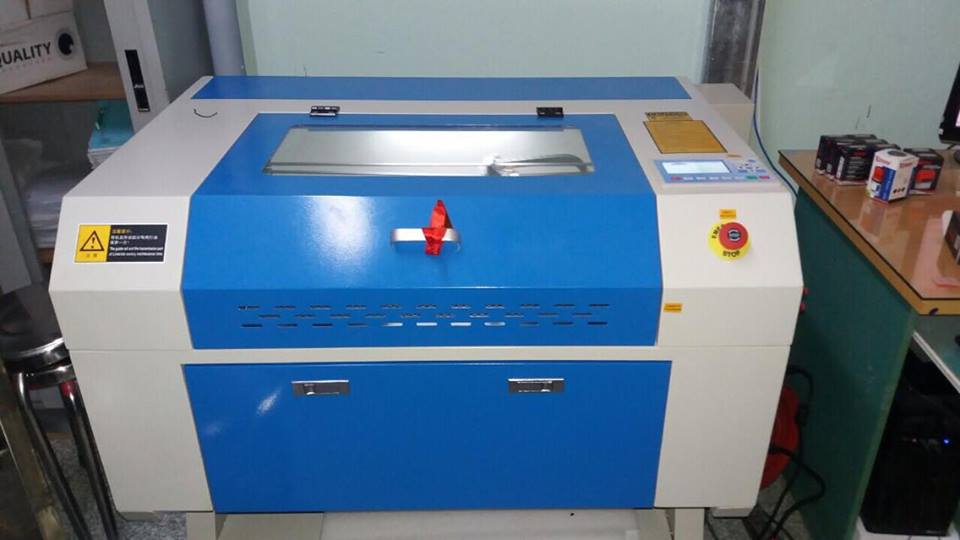 máy làm dấu laser 4060