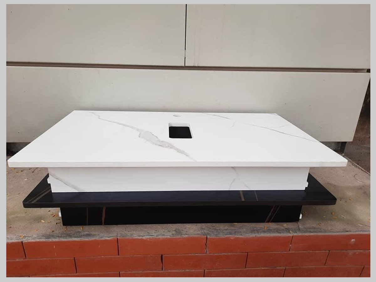 Bàn đá giật cấp sang trọng