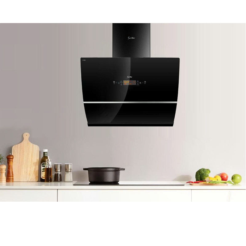 Bảng điều khiển cảm ứng Touch Control 3 tốc độ trên máy hút mùi Sevilla SV-70K4.