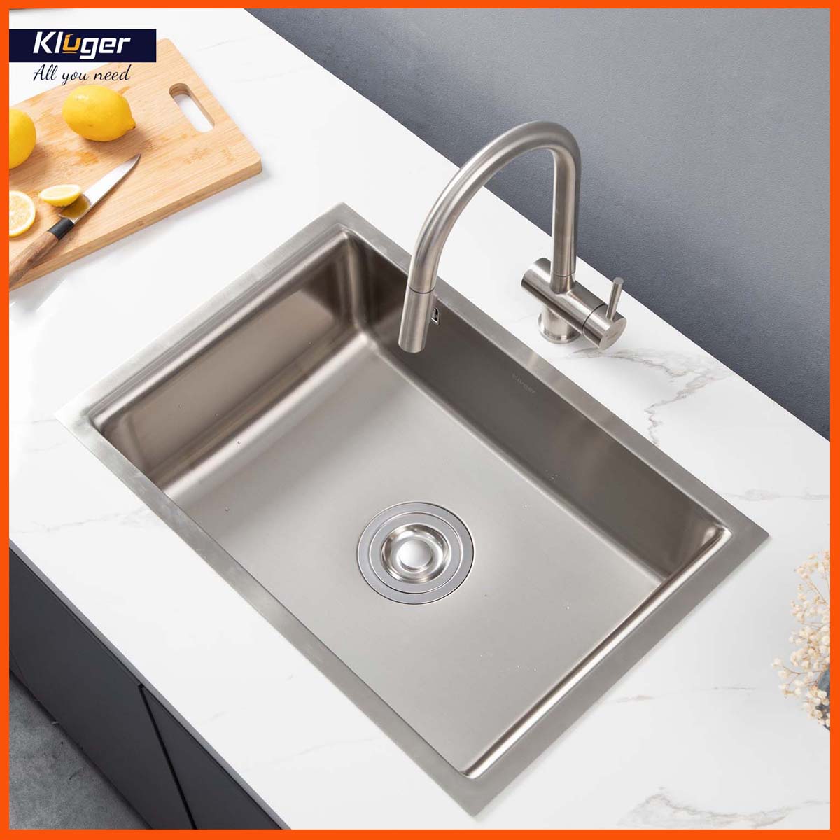 Chi tiết bo góc mềm mại và cạnh vát tinh tế của chậu rửa bát Kluger KU8121S