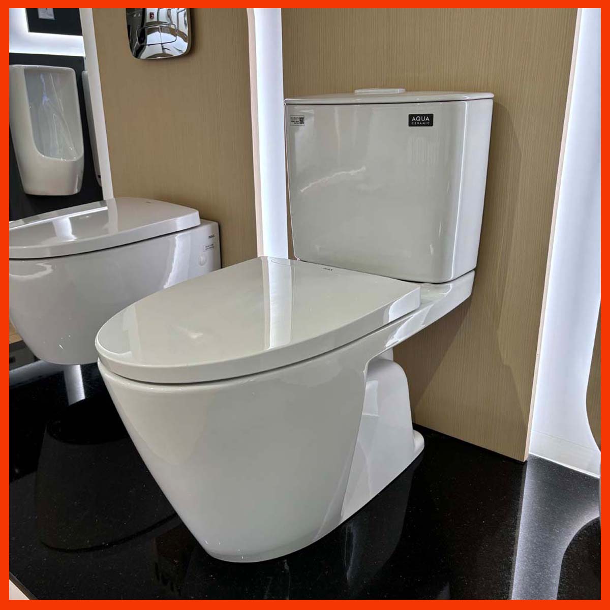 Bồn cầu INAX AC-602VN 2 khối chính hãng, màu trắng, thiết kế nhỏ gọn