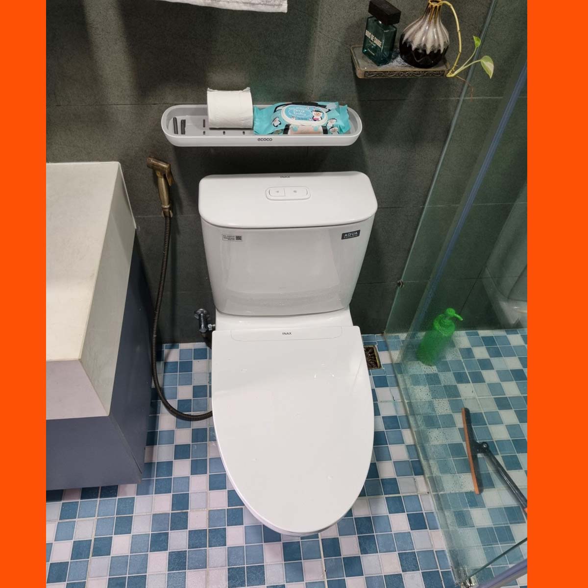 Bồn cầu INAX AC-602VN lắp đặt thực tế tại phòng tắm khách hàng