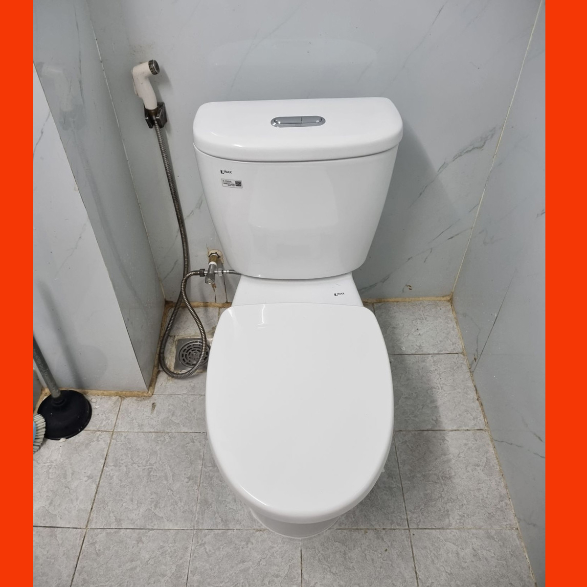 Bồn cầu Inax C306VA lắp đặt thực tế tại phòng tắm khách hàng