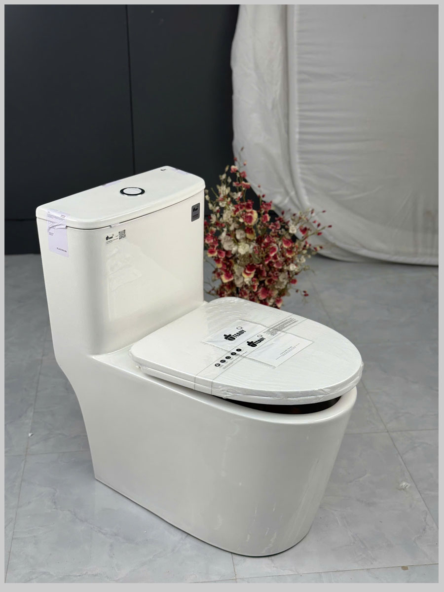 Bồn cầu liền khối Nano Platinum 121 – xả xoáy mạnh, phủ nano chống bám bẩn, kháng khuẩn