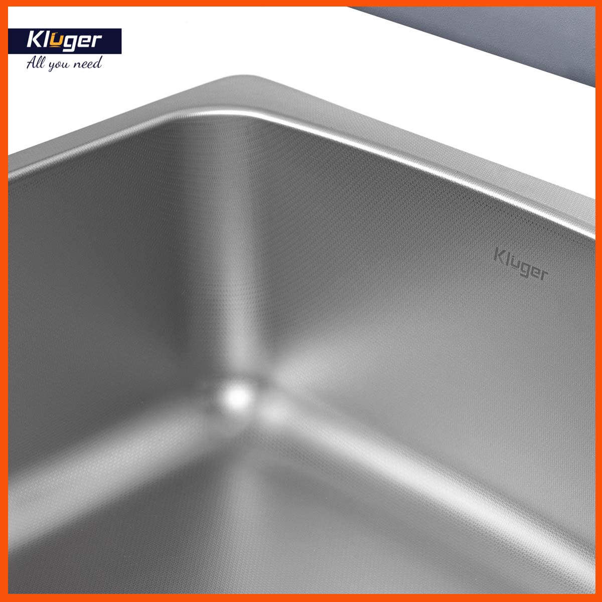 Góc bo mềm mại, dễ vệ sinh của chậu rửa bát inox Kluger S80