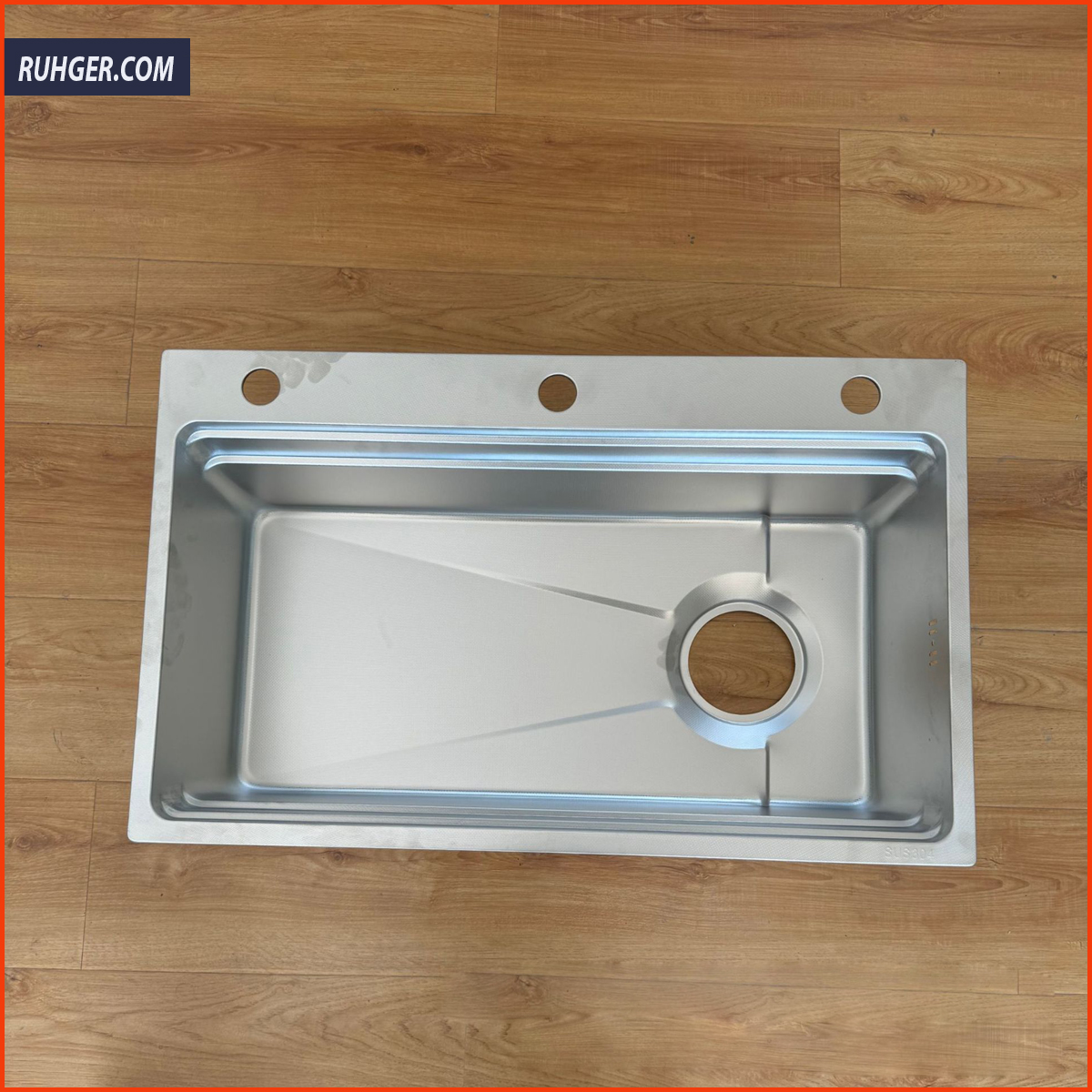 Công nghệ dập hạt Linen siêu nhỏ, chống trầy xước tối đa trên chậu rửa bát inox 304