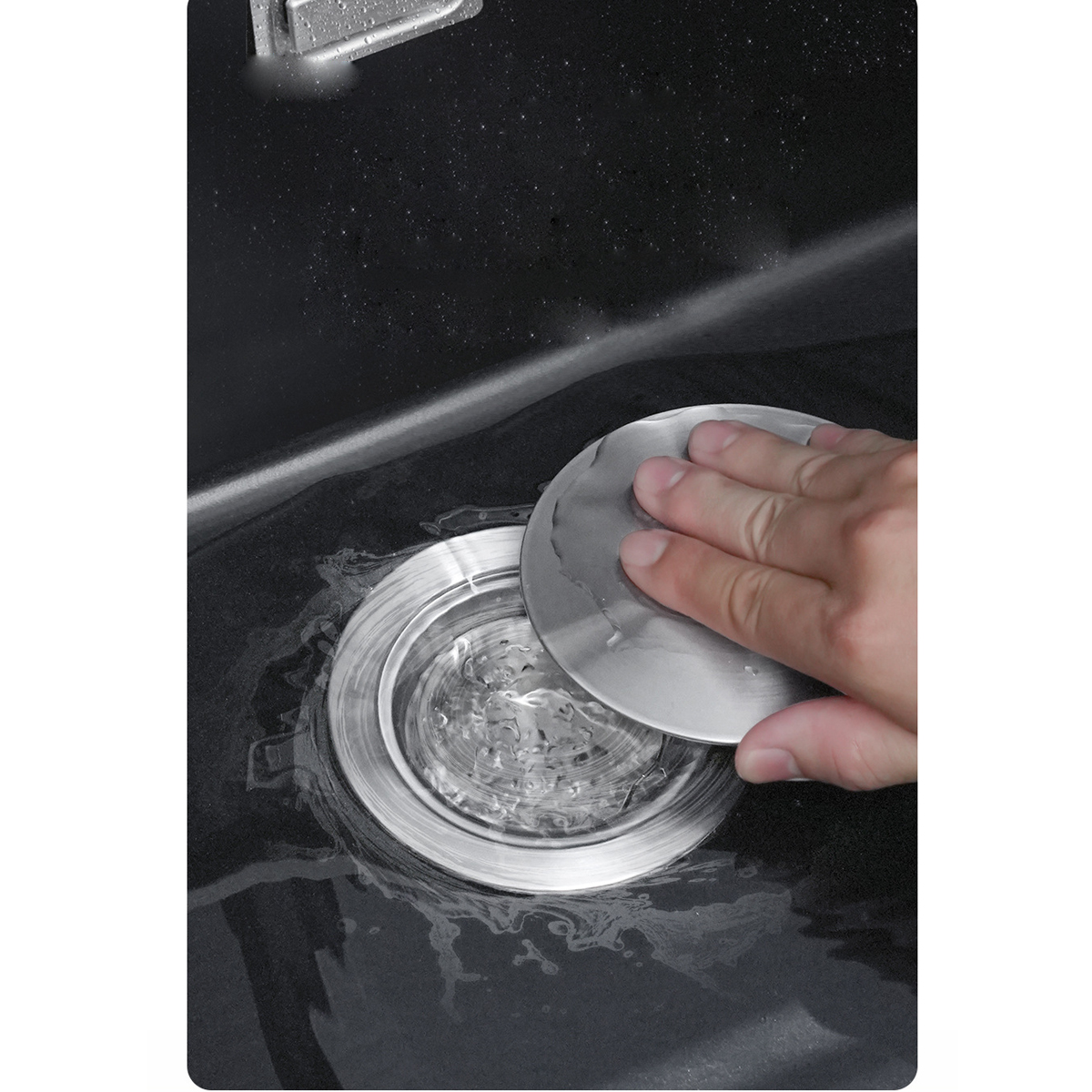 Hệ thống thoát nước nhanh, chống mùi hôi của chậu rửa bát Kepper KP-CR08-7546BL