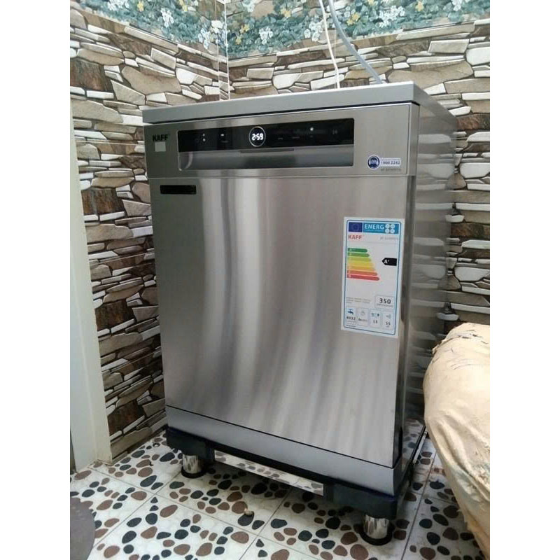 Khoang rửa rộng rãi, sức chứa 14 bộ đồ ăn Châu Âu