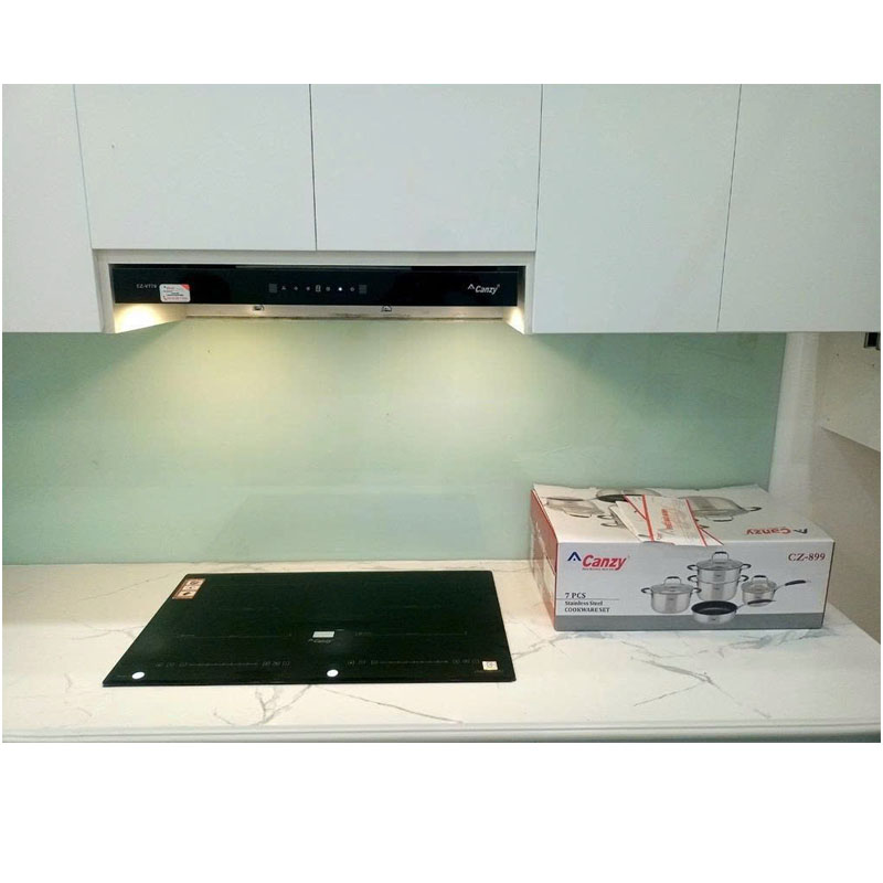 Lưới lọc inox thanh và cốc hứng mỡ tiện dụng của máy hút mùi Canzy D70S35