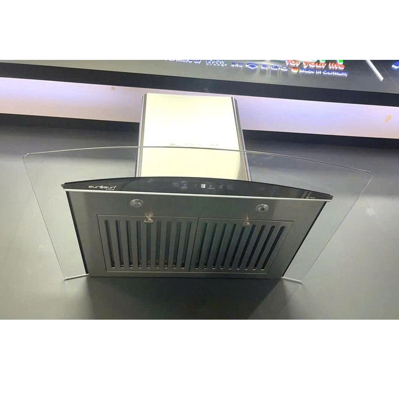 Lưới lọc inox và nhôm 4 lớp giúp lọc dầu mỡ hiệu quả trên máy hút mùi Eurosun EH-70K35