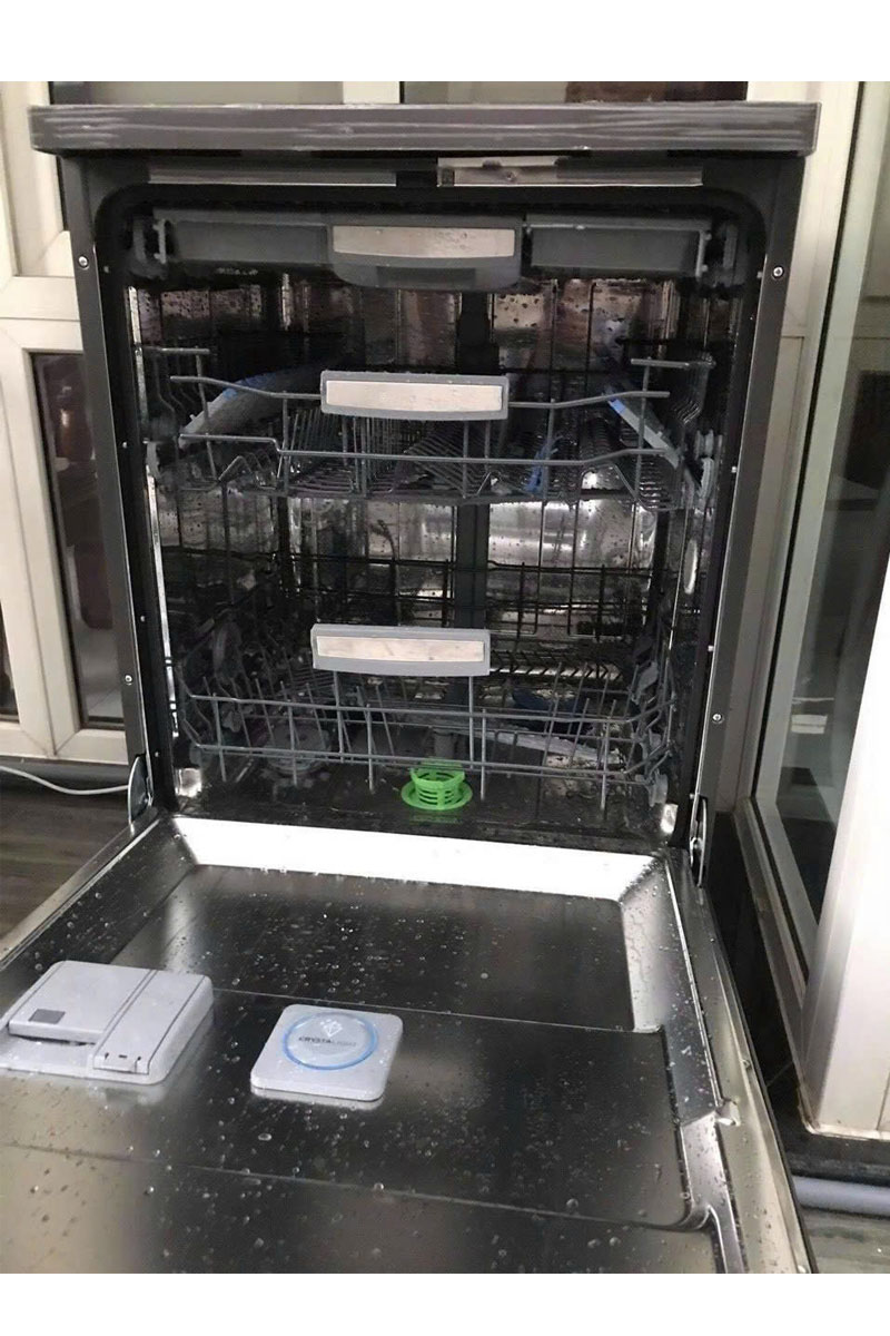 Nội thất rộng rãi máy rửa bát Eurosun SMS80EU15E – 3 khay chứa linh hoạt