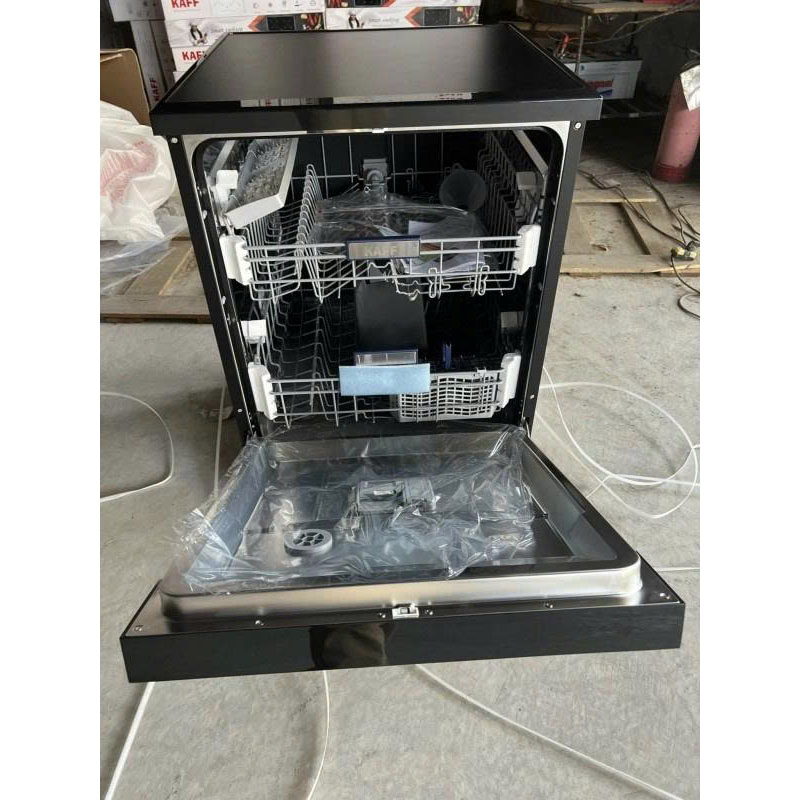 Khoang rửa rộng rãi của máy rửa bát KAFF KF-S770TFTB