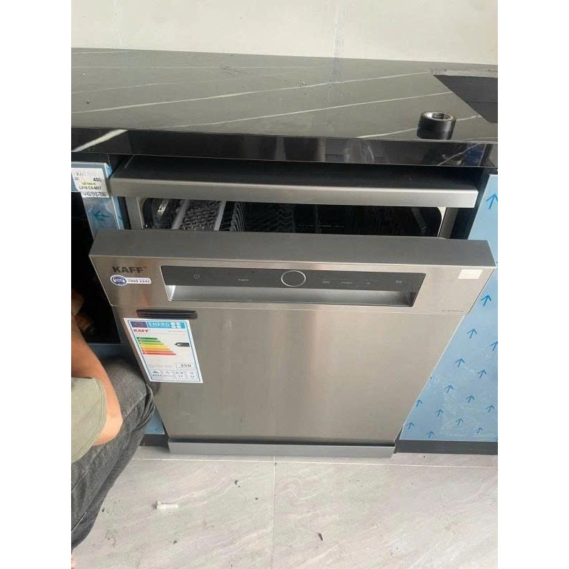 Khoang rửa rộng rãi máy rửa bát KAFF KF-S770TFTS chứa 14 bộ chén đĩa