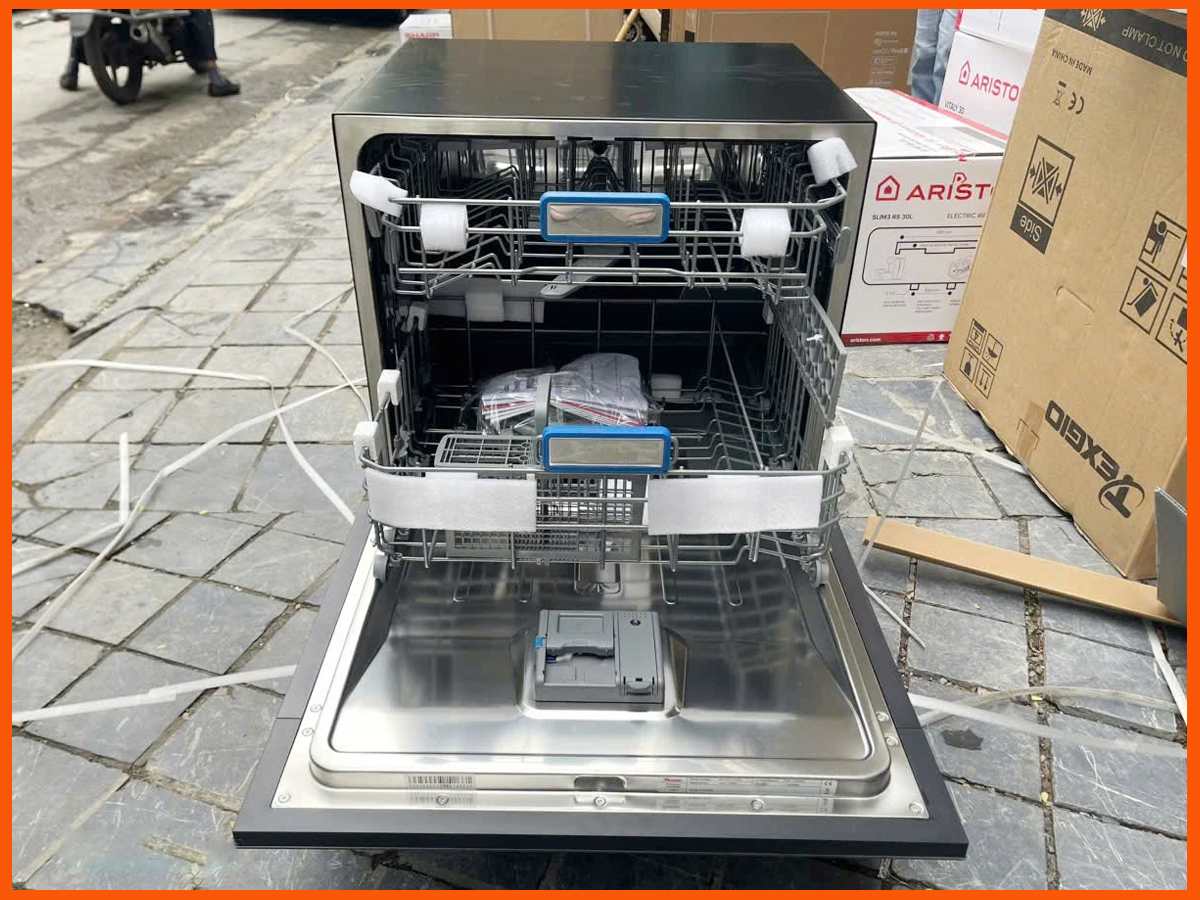 Máy rửa bát Texgio TGWF98SB công nghệ sấy PTC, tay phun kép 360 độ