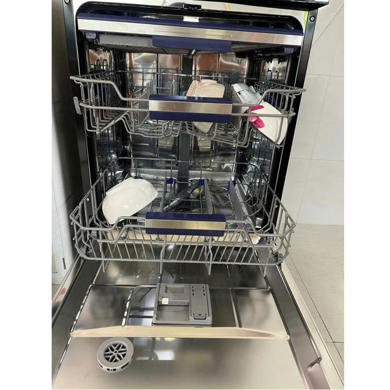 Nội thất 3 giàn rửa linh hoạt của máy rửa chén KAFF KF-BHMI815Y