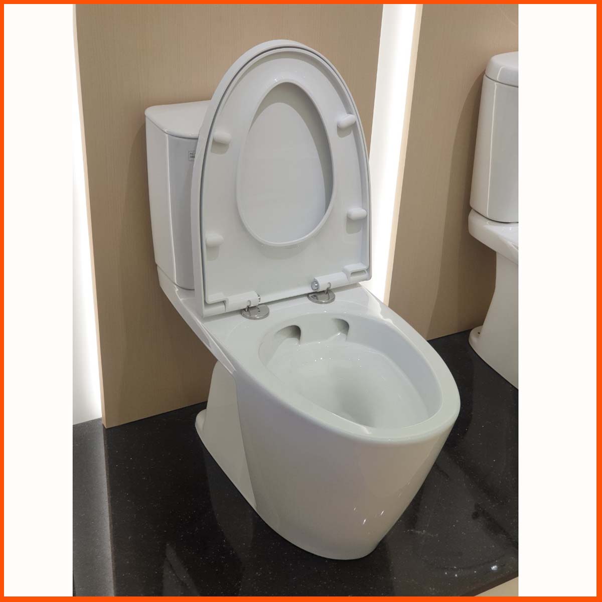 Nắp bồn cầu INAX AC-602VN đóng êm ái, giảm tiếng ồn