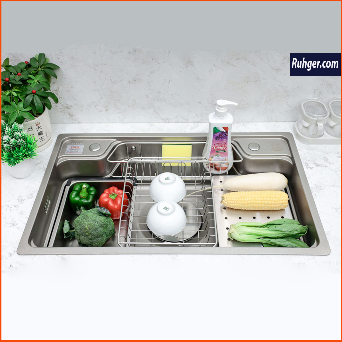 Thiết kế workstation trên chậu rửa bát Keeper KP – CR02 – 7848 giúp tối ưu không gian bếp, tích hợp thớt inox, rổ úp bát tiện lợi