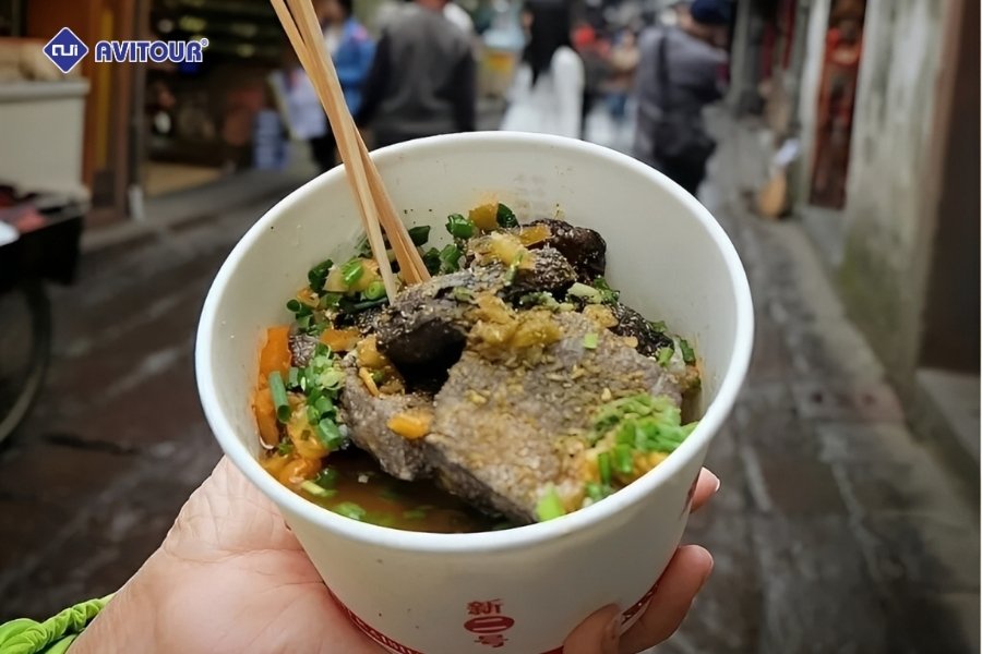 Ẩm thực Miếu Thành Hoàng khiến du khách mê mẩn ngay lần đầu thưởng thức