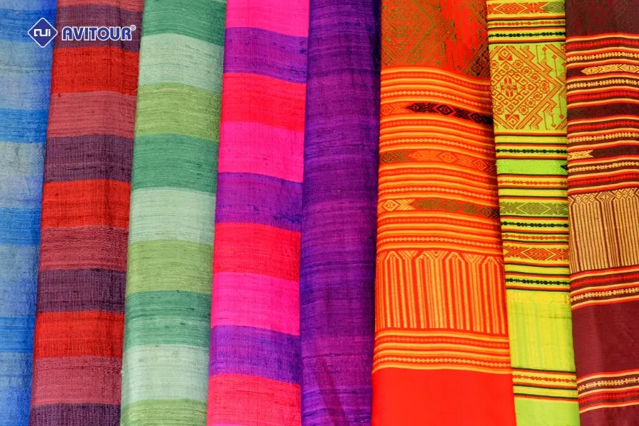 Chìm đắm trong vẻ đẹp huyền ảo của Chùa Trắng - Wat Rong Khun