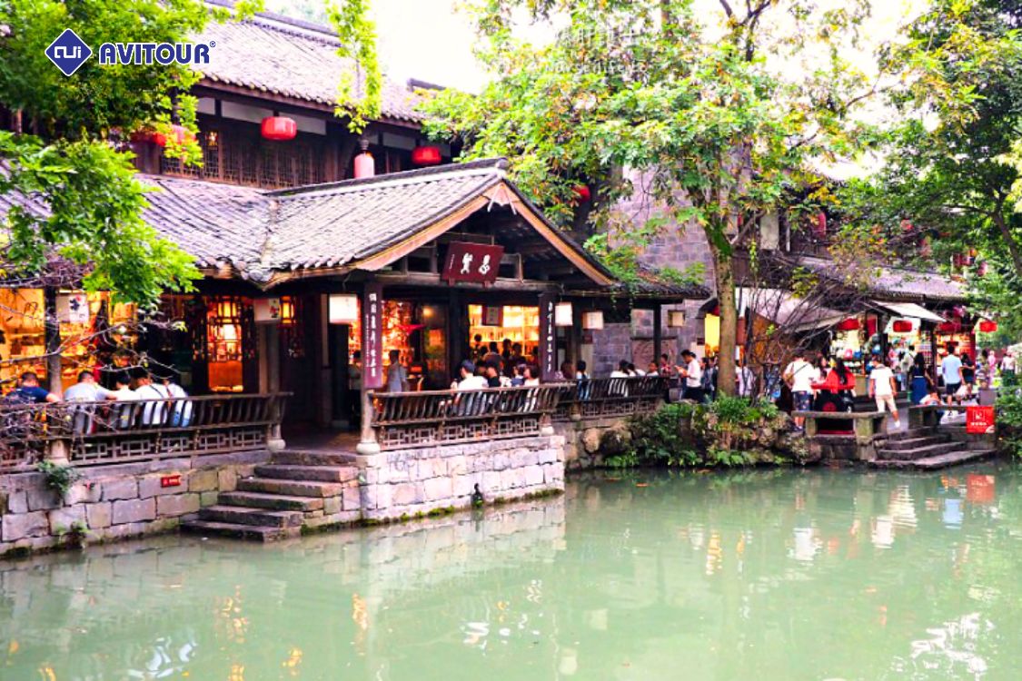 Dạo bước trên phố cổ Cẩm Lý