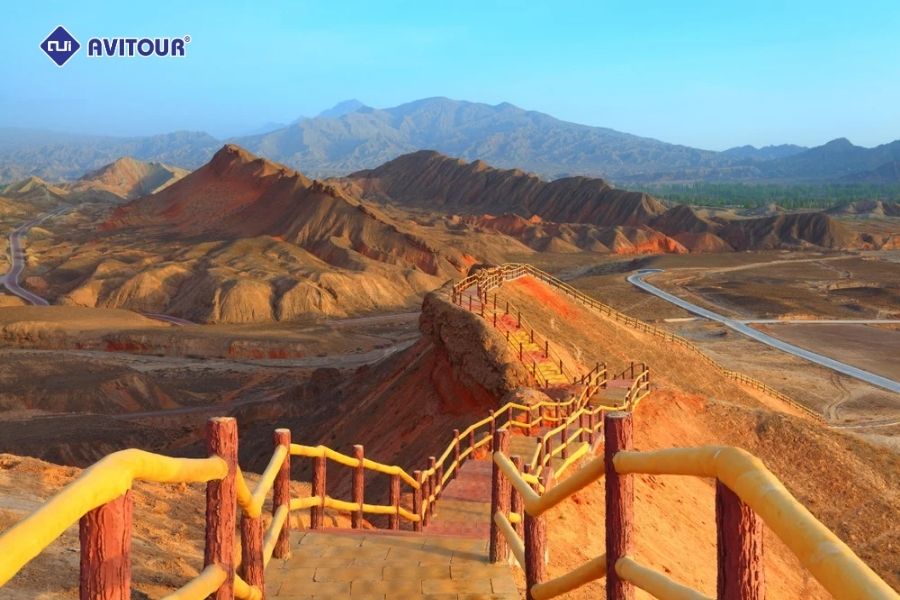 Địa mạo Đan Hà: Kiệt tác muôn màu giữa cao nguyên hoang sơ