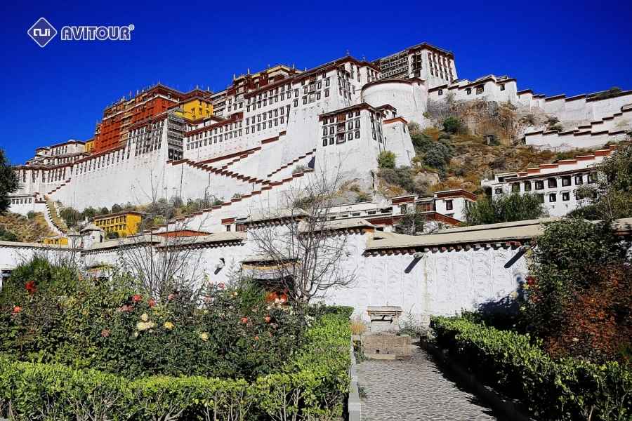 Du lịch cung điện Potala: Biểu tượng hùng vĩ và thiêng liêng bậc nhất Tây Tạng