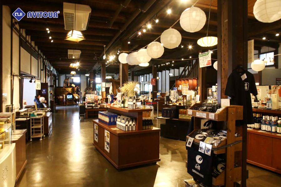 Ghé thăm bảo tàng rượu Sake Hakutsuru có tuổi đời hơn 200 năm tại Nhật