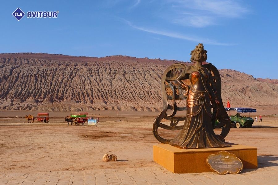 Hỏa Diệm Sơn có gì? Du lịch đến vùng đất "nóng bỏng" nhất Trung Quốc