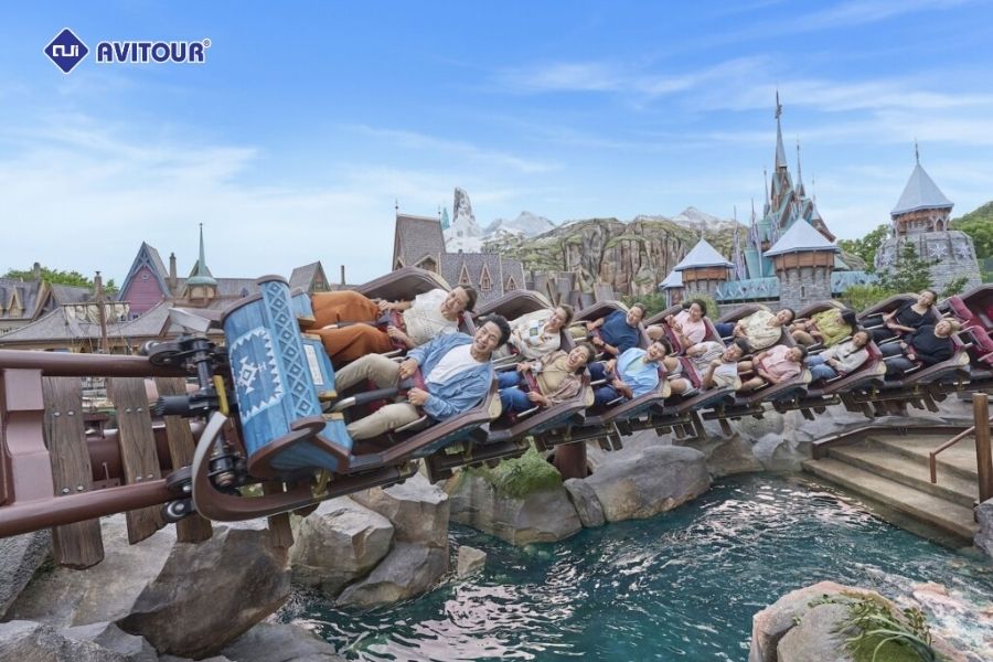 Hòa mình vào thế giới cổ tích tại công viên Disneyland Hongkong