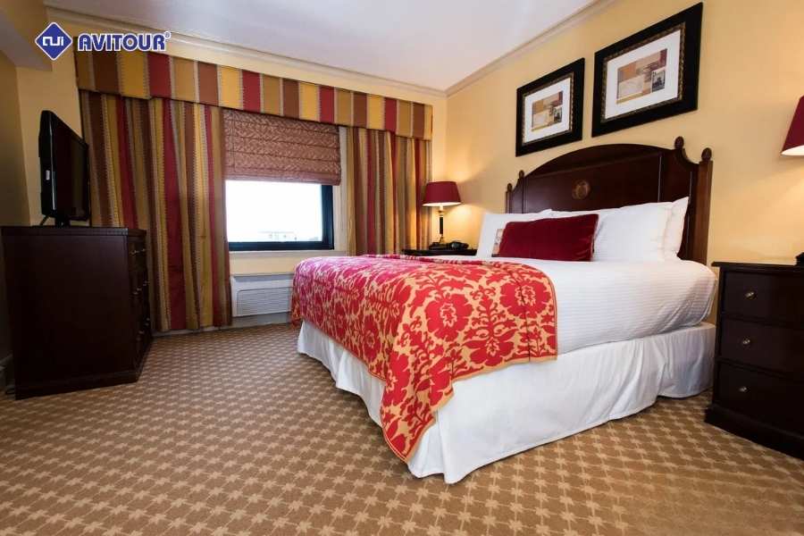 Khách sạn Omni Parker - Điểm đến kết hợp không gian bảo tàng độc đáo