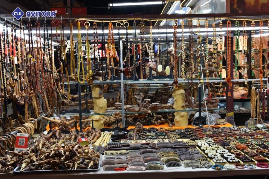 Khám phá chợ đêm Sa Châu: Điểm hẹn văn hóa sôi động giữa lòng sa mạc