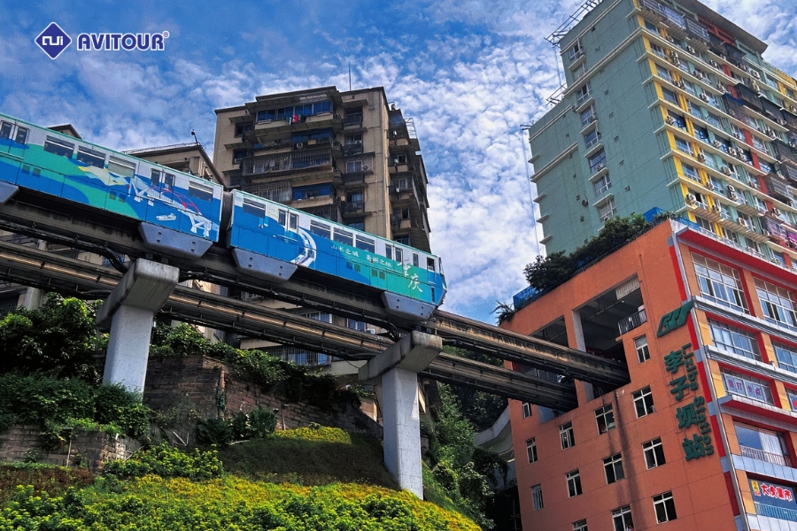 Khám phá ga tàu Lý Tử Bá - Ga tàu "xuyên thủng" tòa nhà 19 tầng