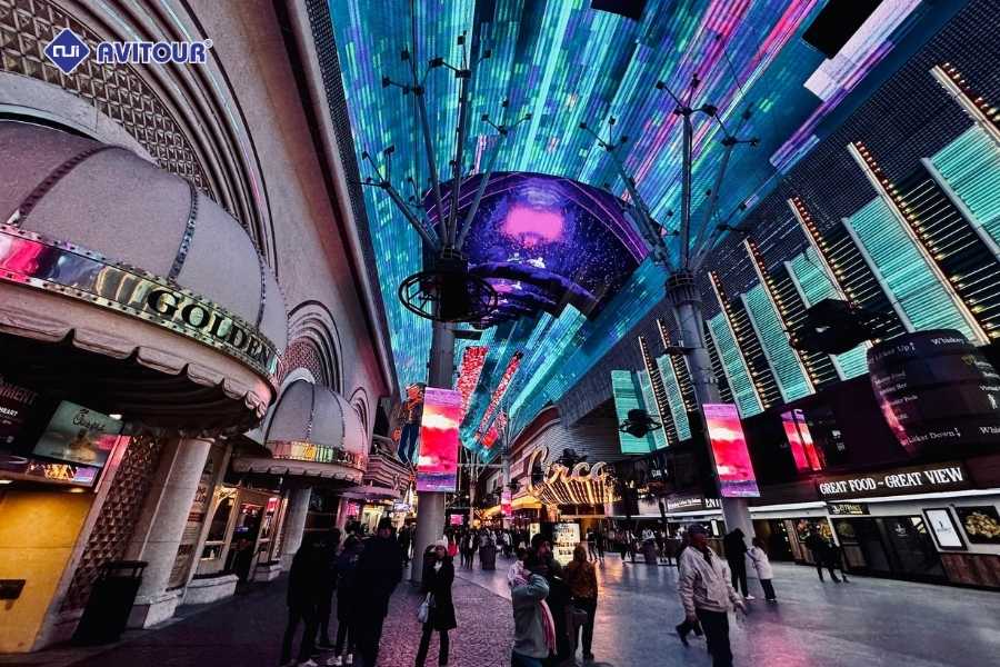 Khám phá phố Fremont - Nơi những ánh đèn không bao giờ tắt