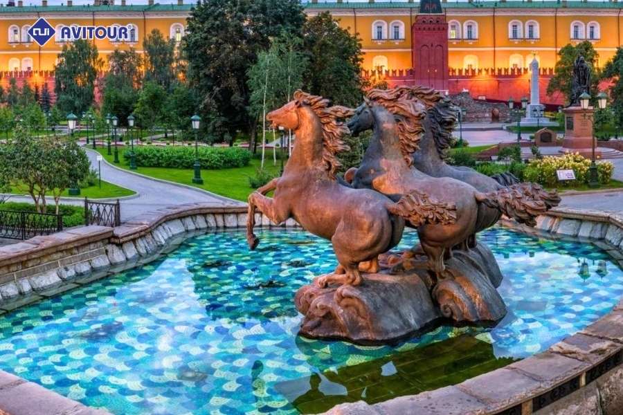 Khu vườn Alexandrovsky - Điểm dừng chân xanh mát giữa lòng Moscow
